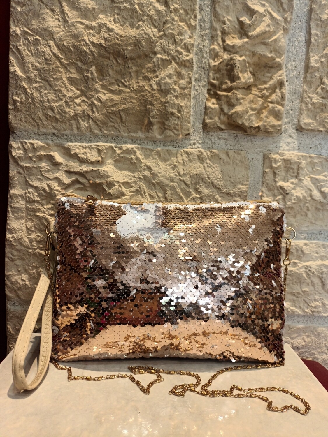Pochette à sequins bicolore or et blanc 