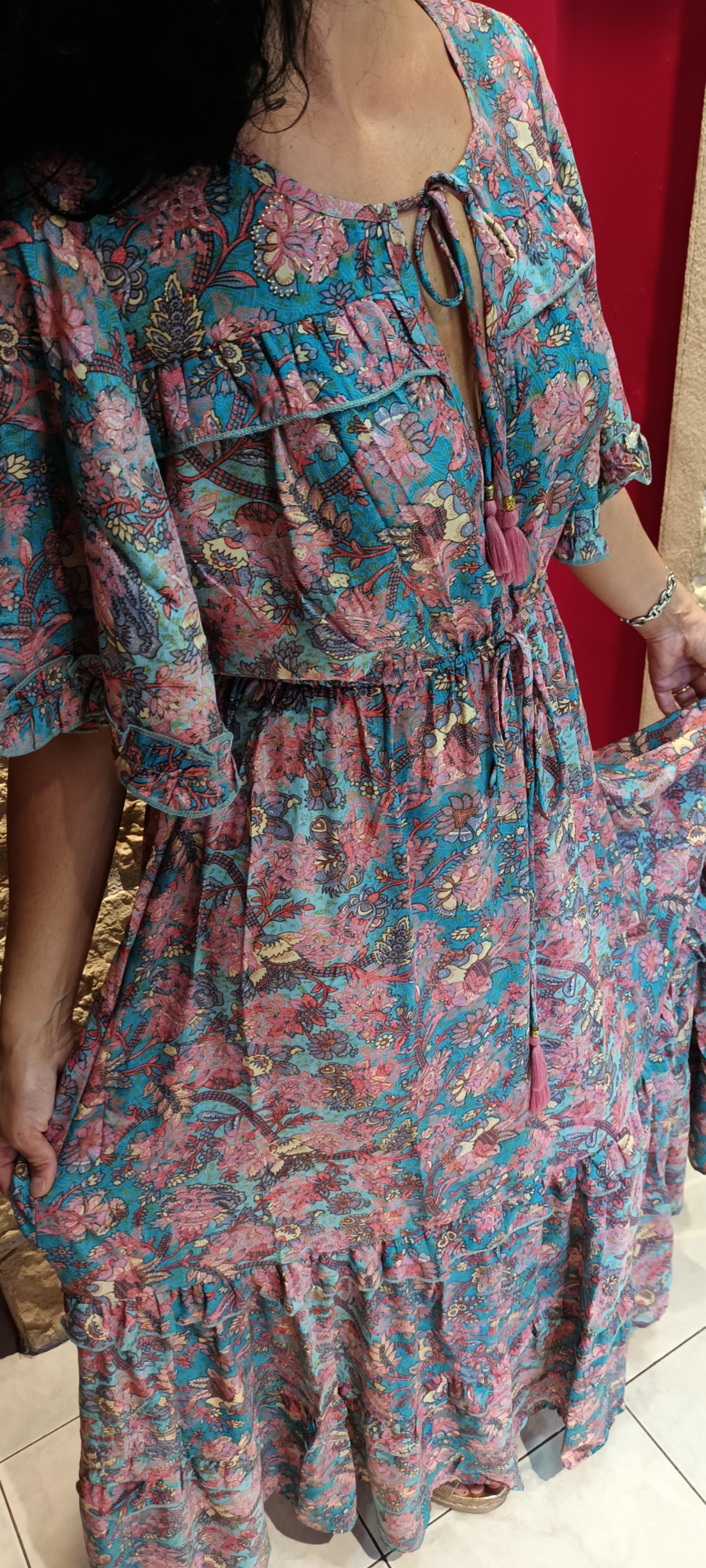 Robe longue Ashley imprimé fleurs à volants tourquoise