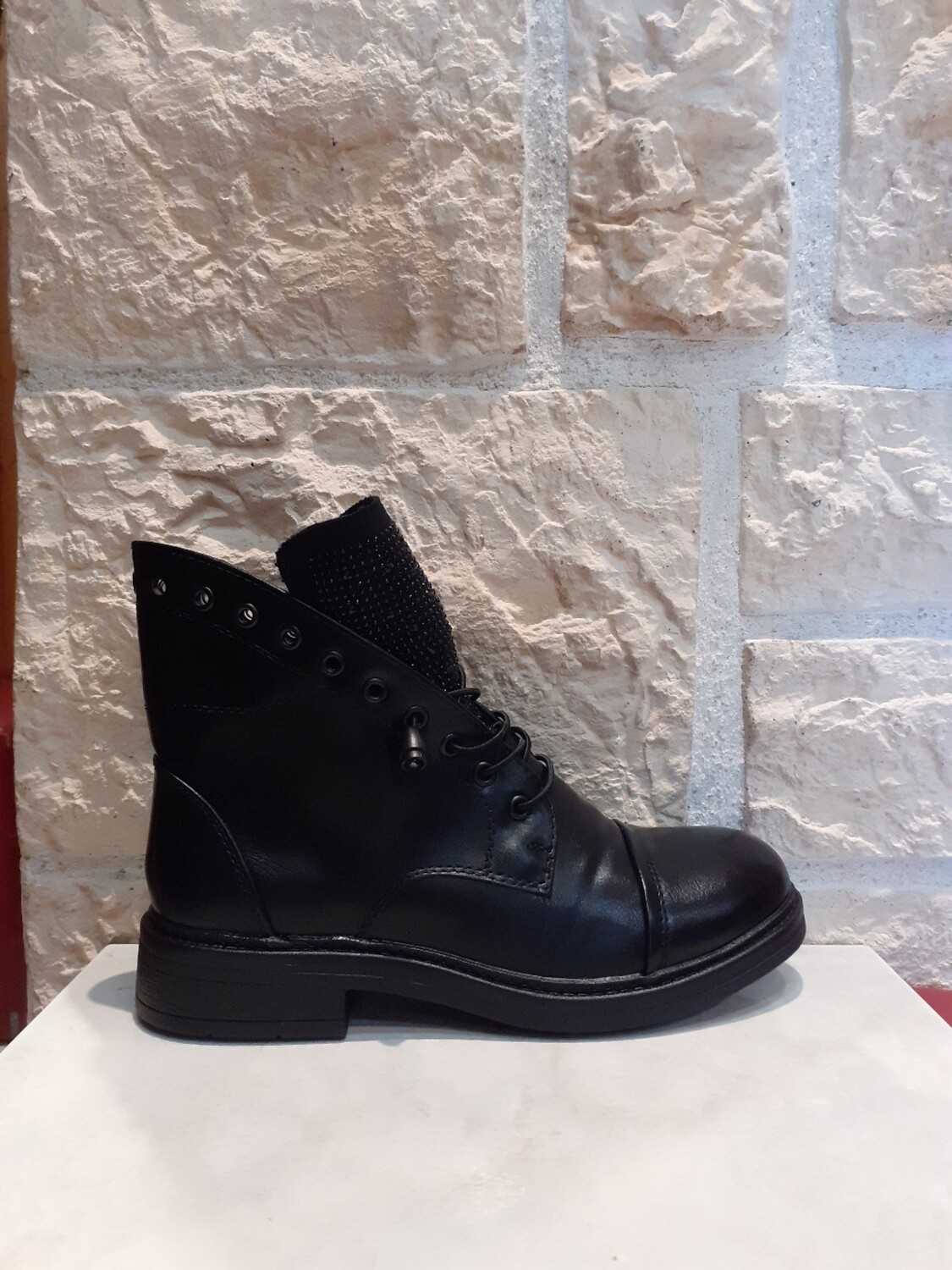 Bottines à lacets strass noir