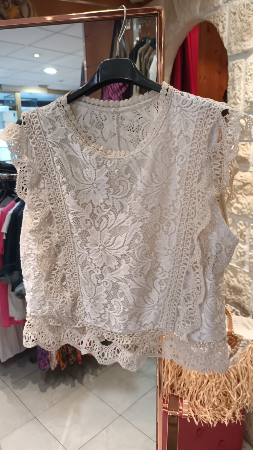 Top dentelle beige 