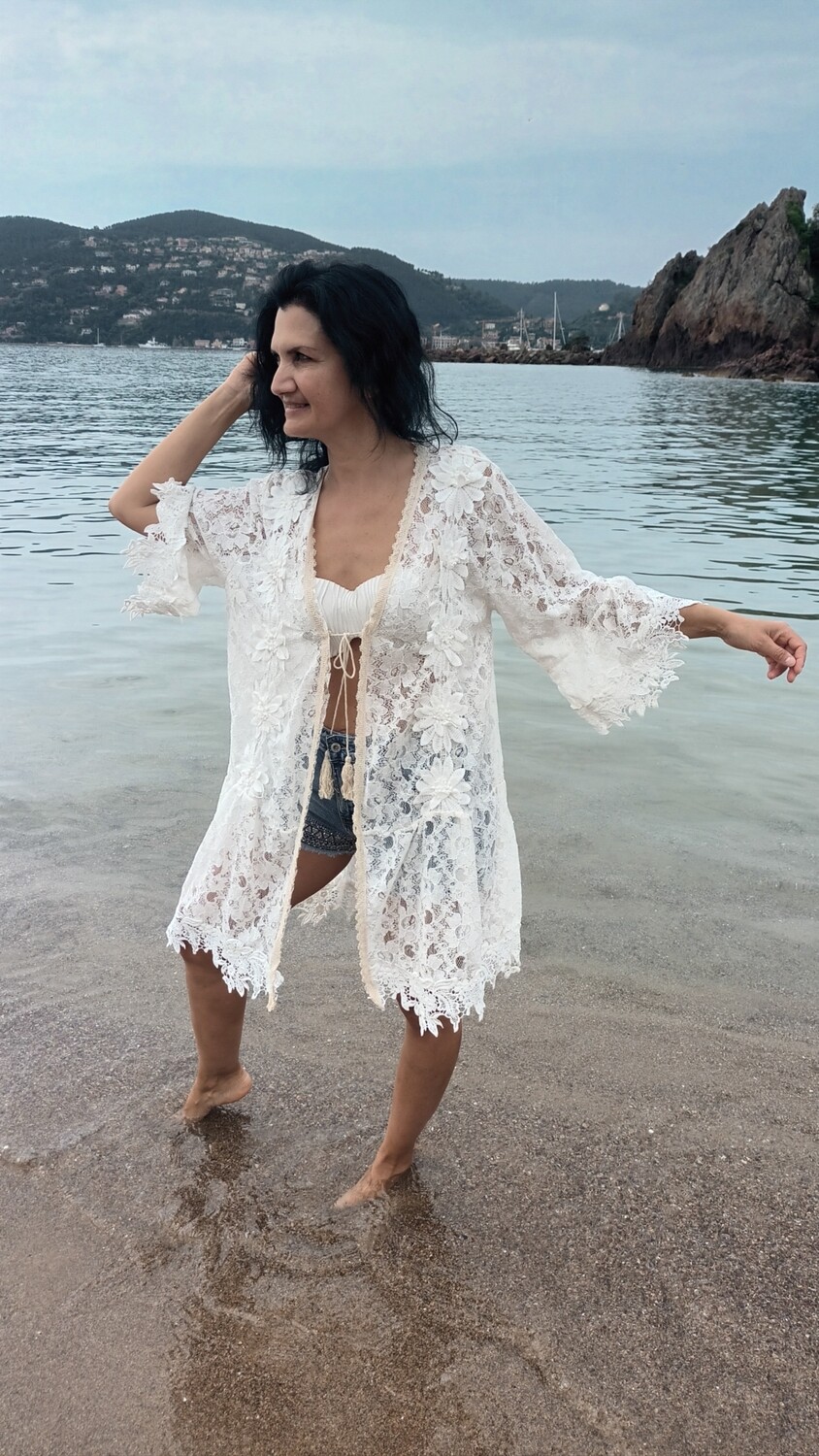 Kimono dentelle blanc cassé 