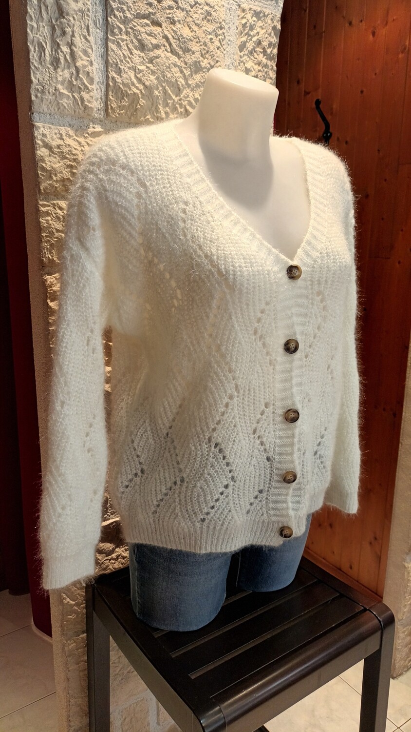 Cardigan à motifs ajourés blanc cassé 