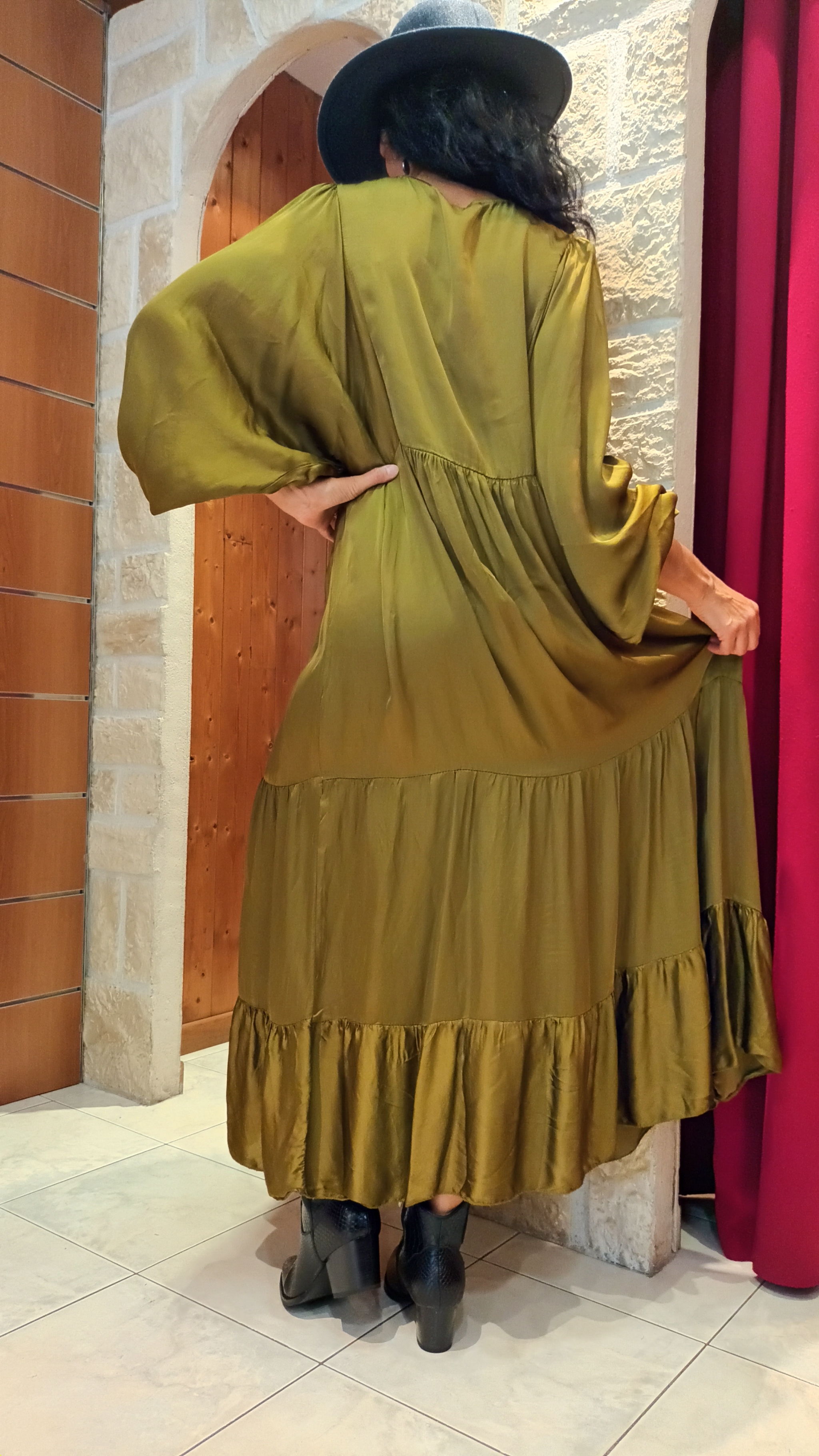 Robe longue satinée Gala vert olive