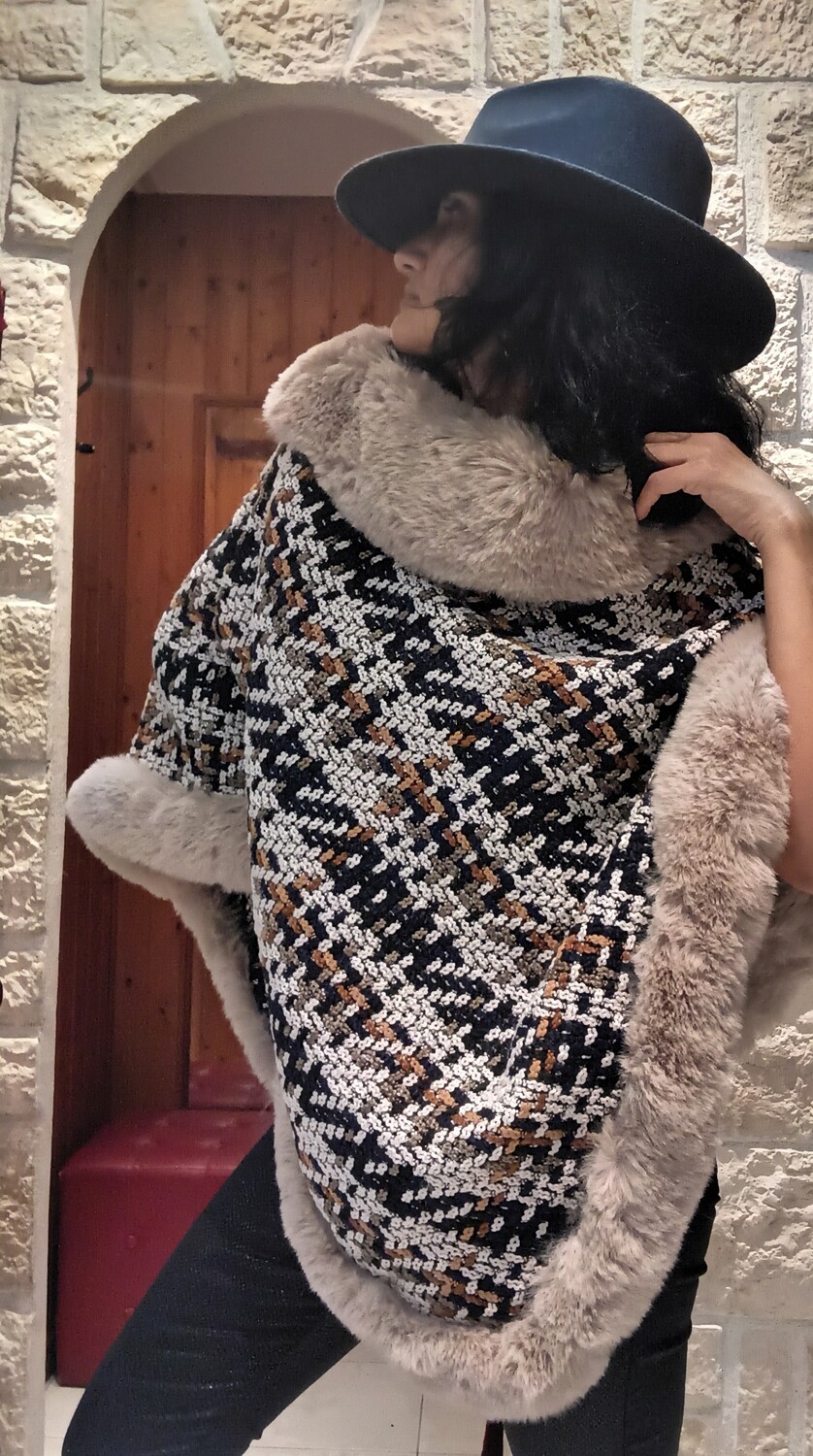Poncho tweed fourrure écru 