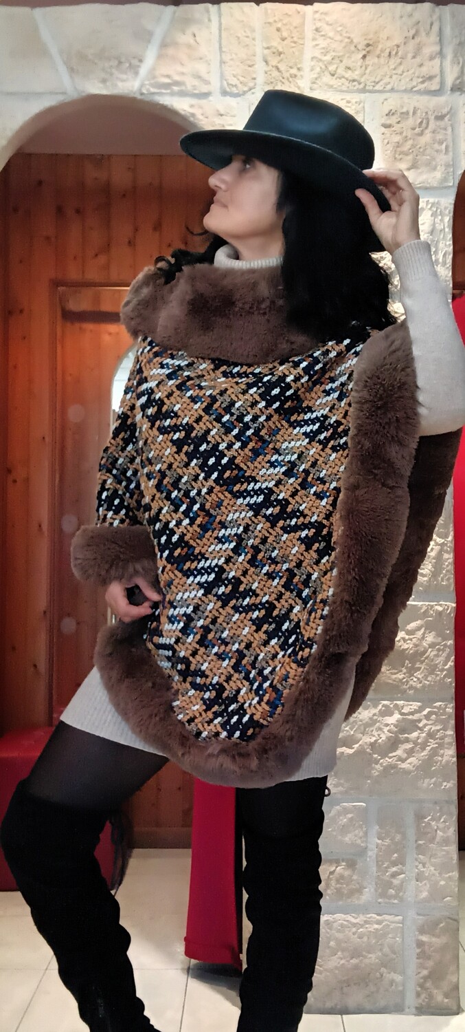 Poncho tweed fourrure camel 