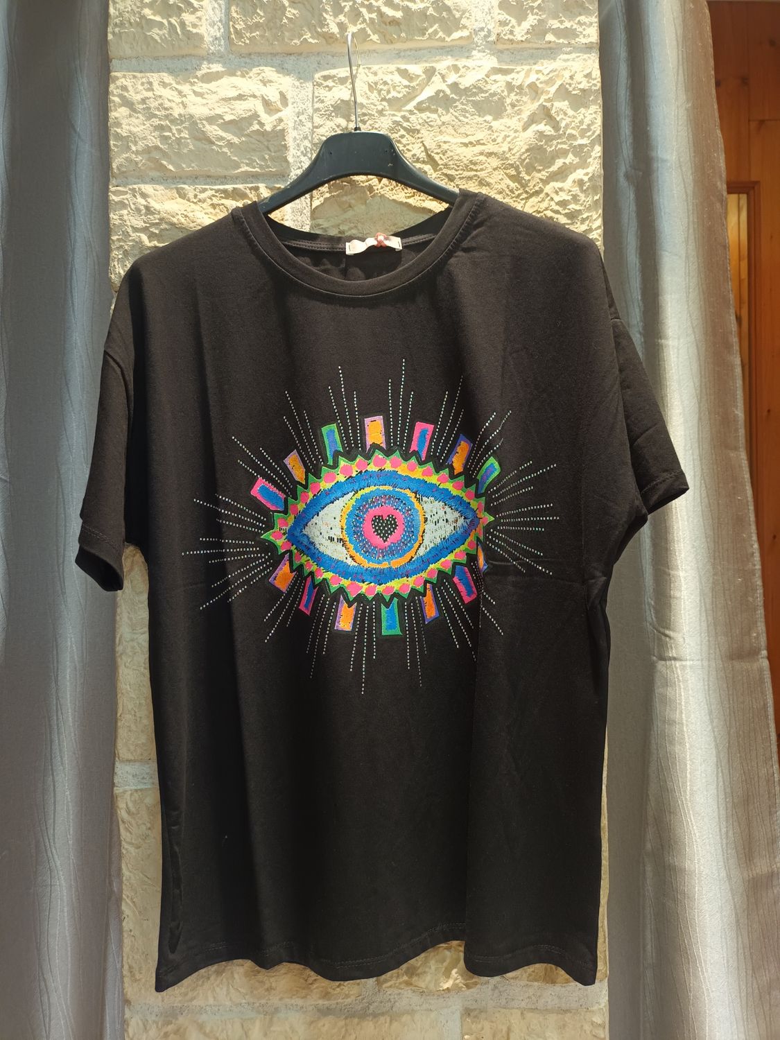 T-shirt oeil noir