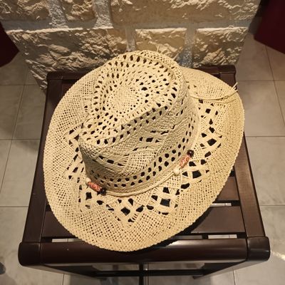 Chapeau cow-boy ajouré beige