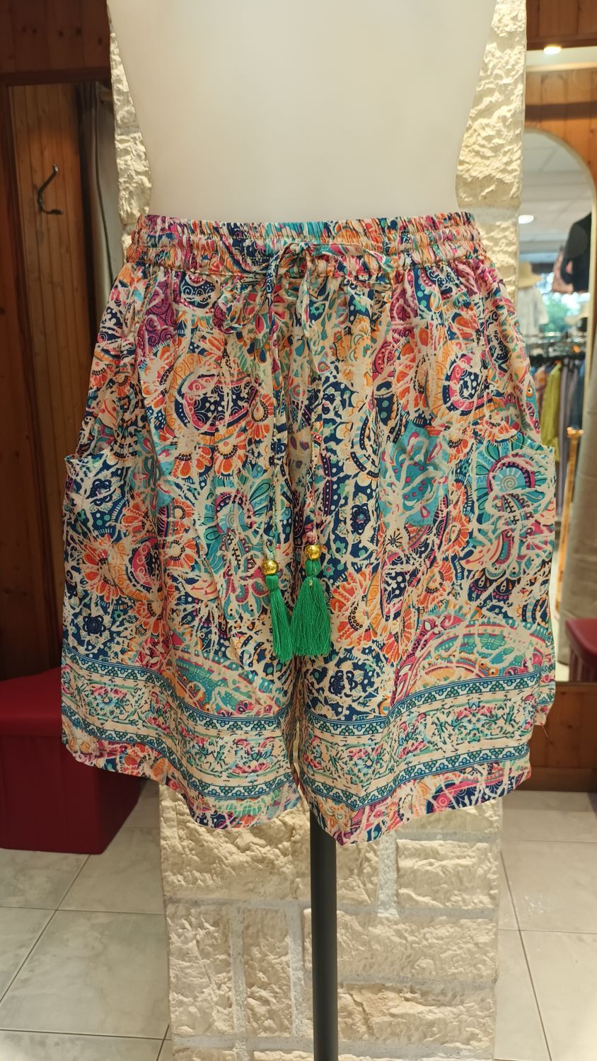 Short fluide imprimé vert