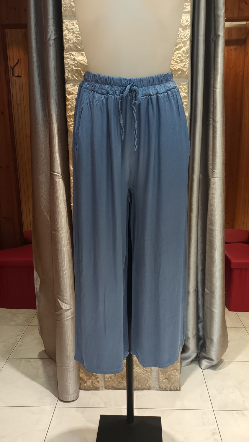 Pantalon satiné court bleu jean 