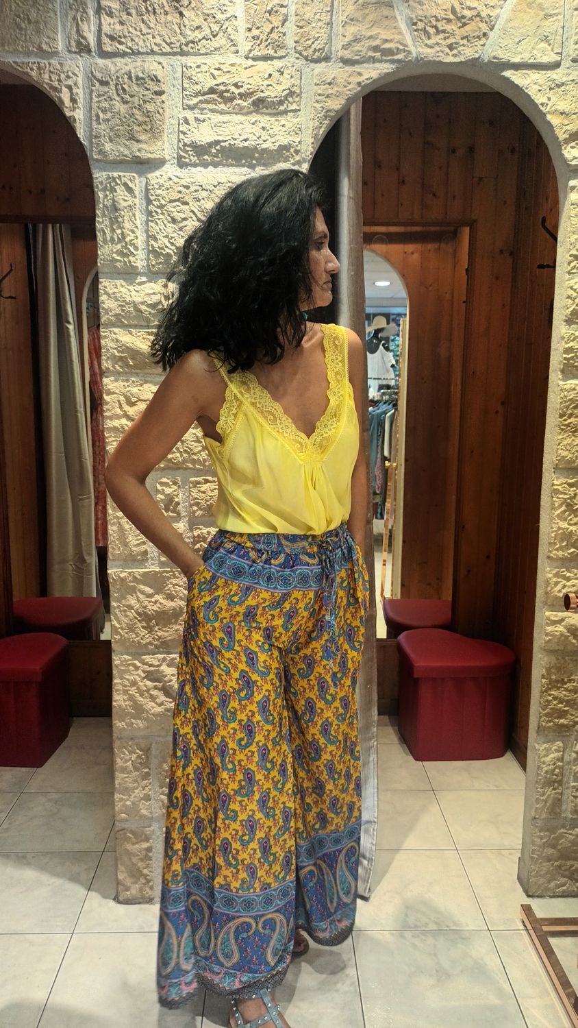 Pantalon large imprimé jaune 