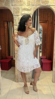 Robe courte en dentelle blanc