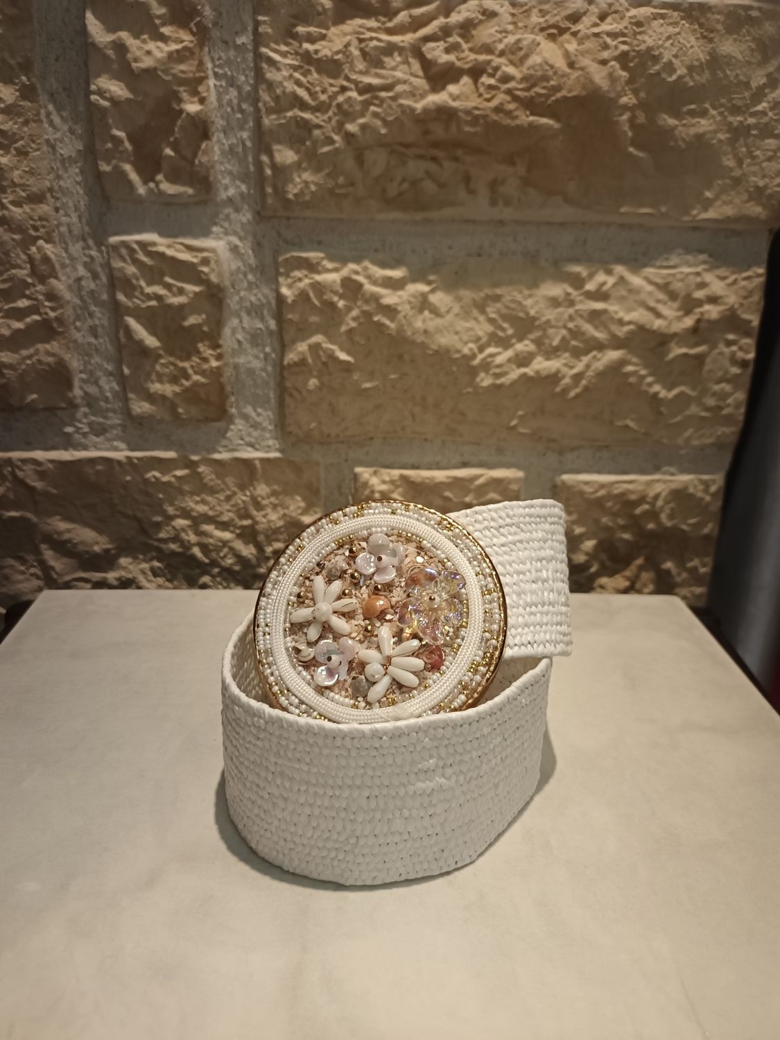 Ceinture raphia rond fleuri blanc 