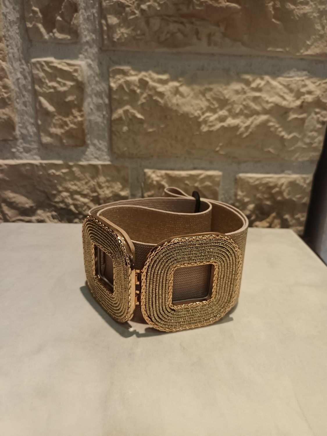 Ceinture élastique boucle carré doré