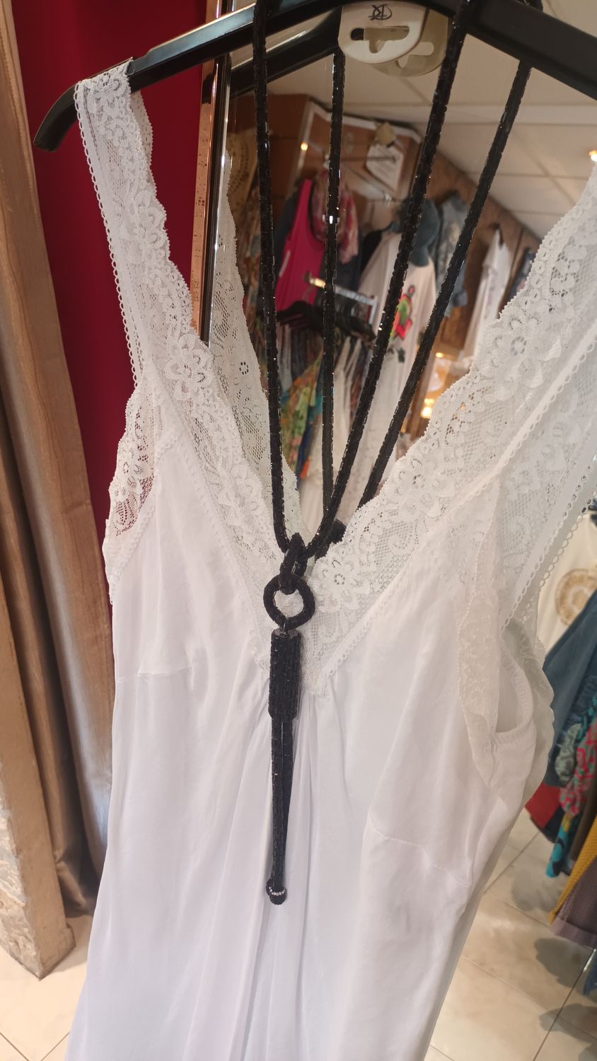 Collier sautoir strass noir