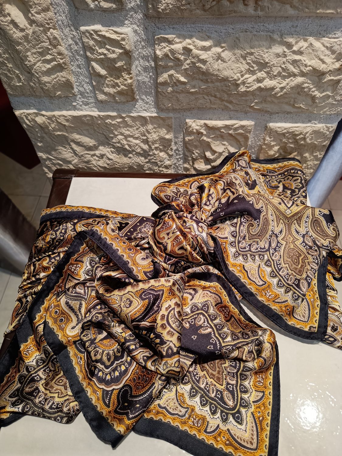 Foulard imprimé cachemire noir