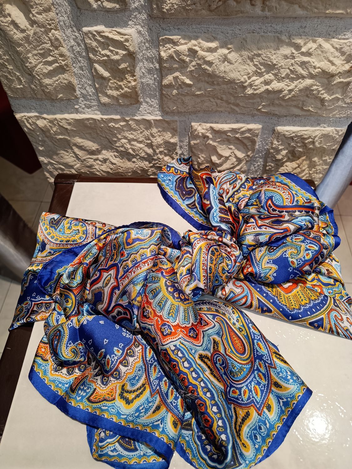 Foulard imprimé cachemire bleu 
