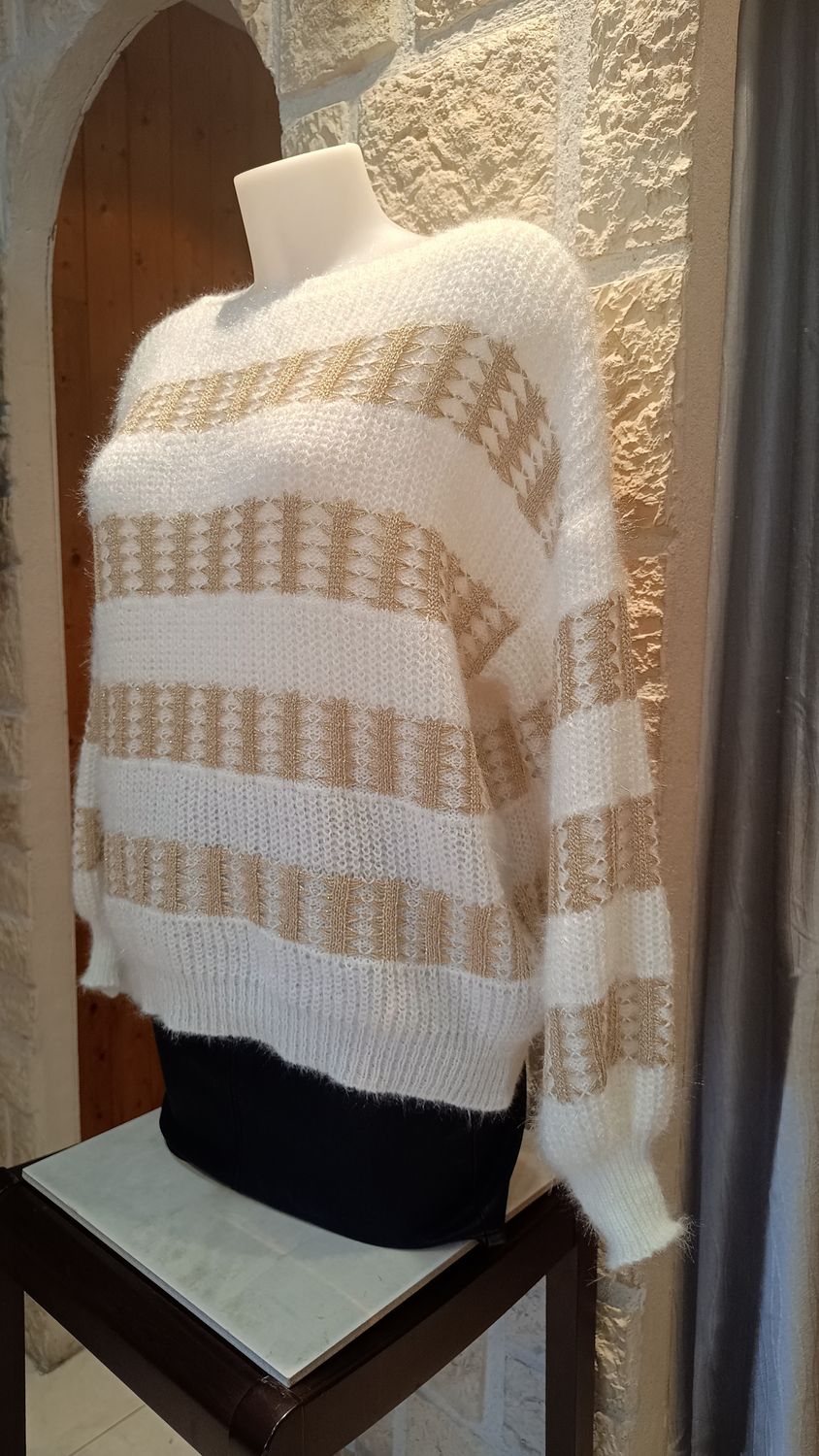 Pull bandes motifs dorés blanc