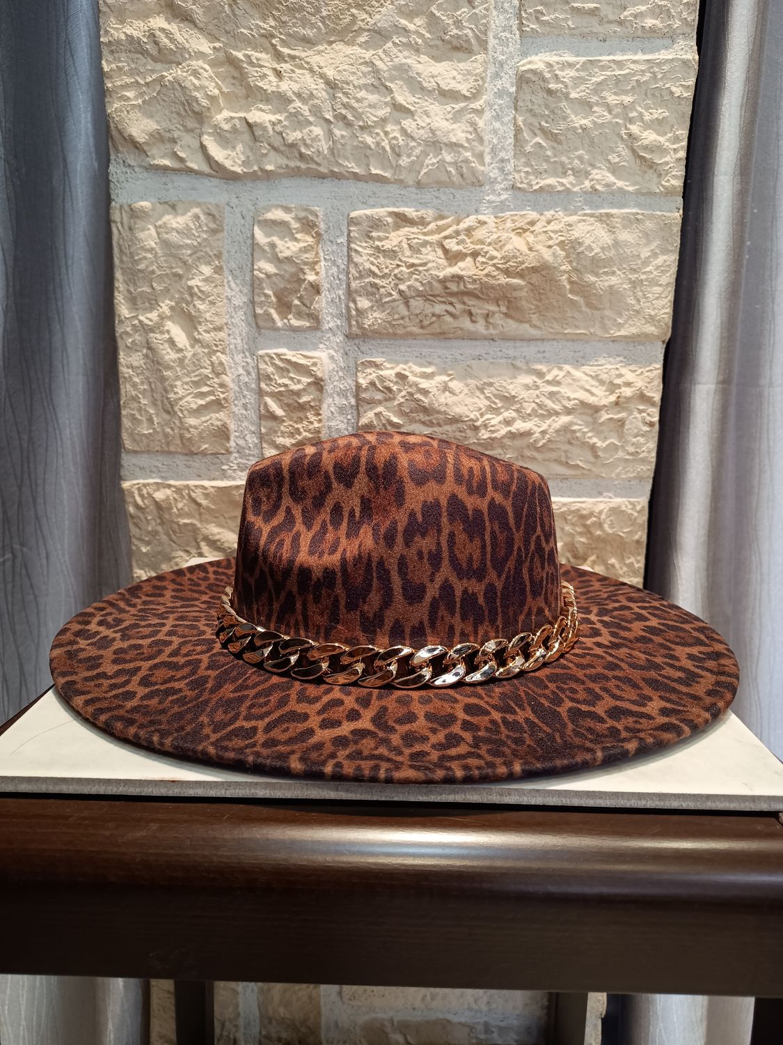 Chapeau imprimé léopard marron 