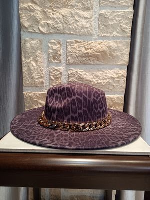 Chapeau imprimé léopard gris