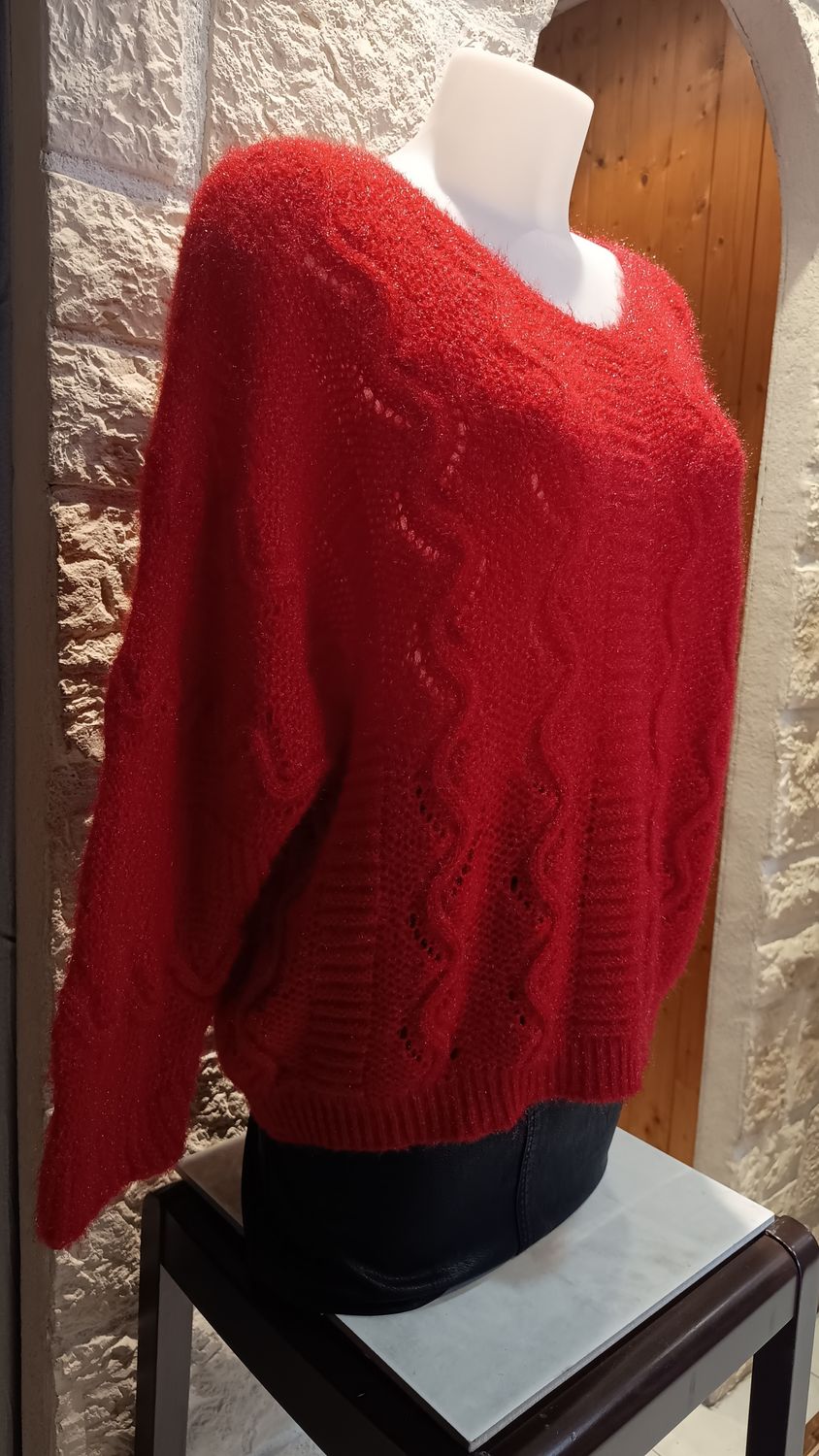 Pull motifs ajourés rouge 