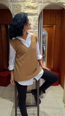 Pull tricot sans manches camel