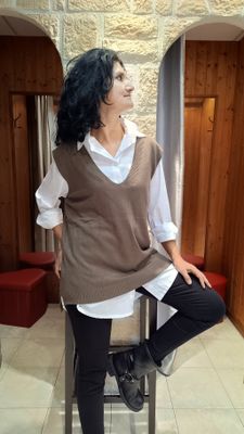 Pull tricot sans manches kaki 