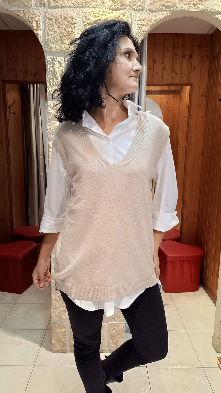 Pull tricot sans manches beige