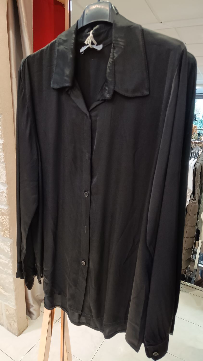 Chemise satinée noir 