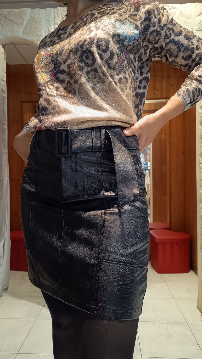 Jupe mini simili cuir noir