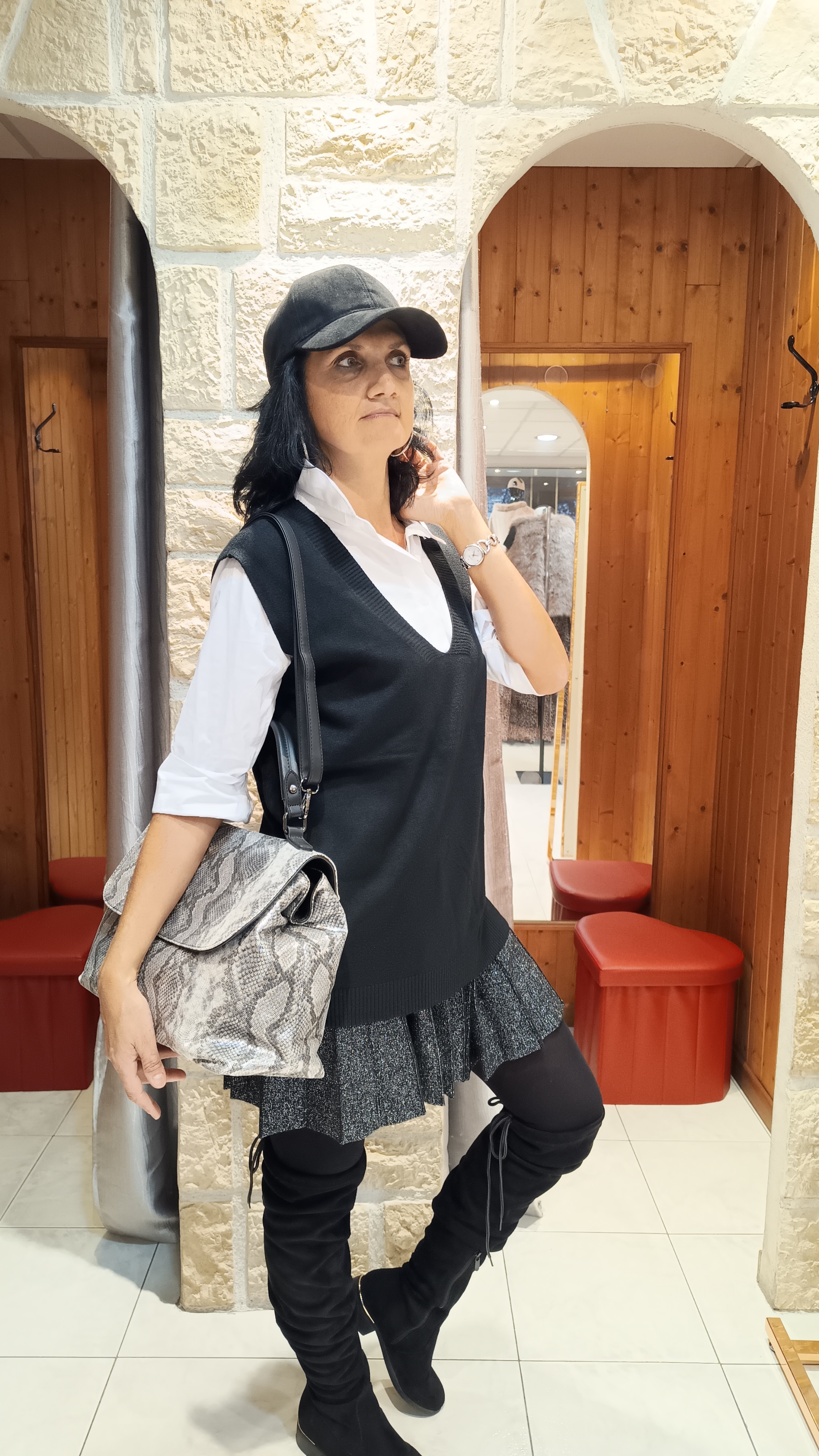 Pull tricot sans manches noir 