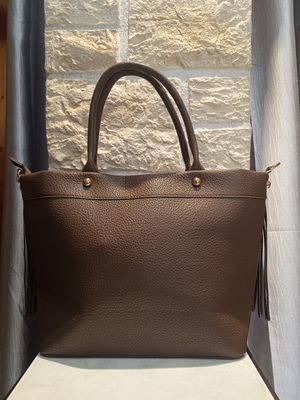 Sac à main clous et franges taupe