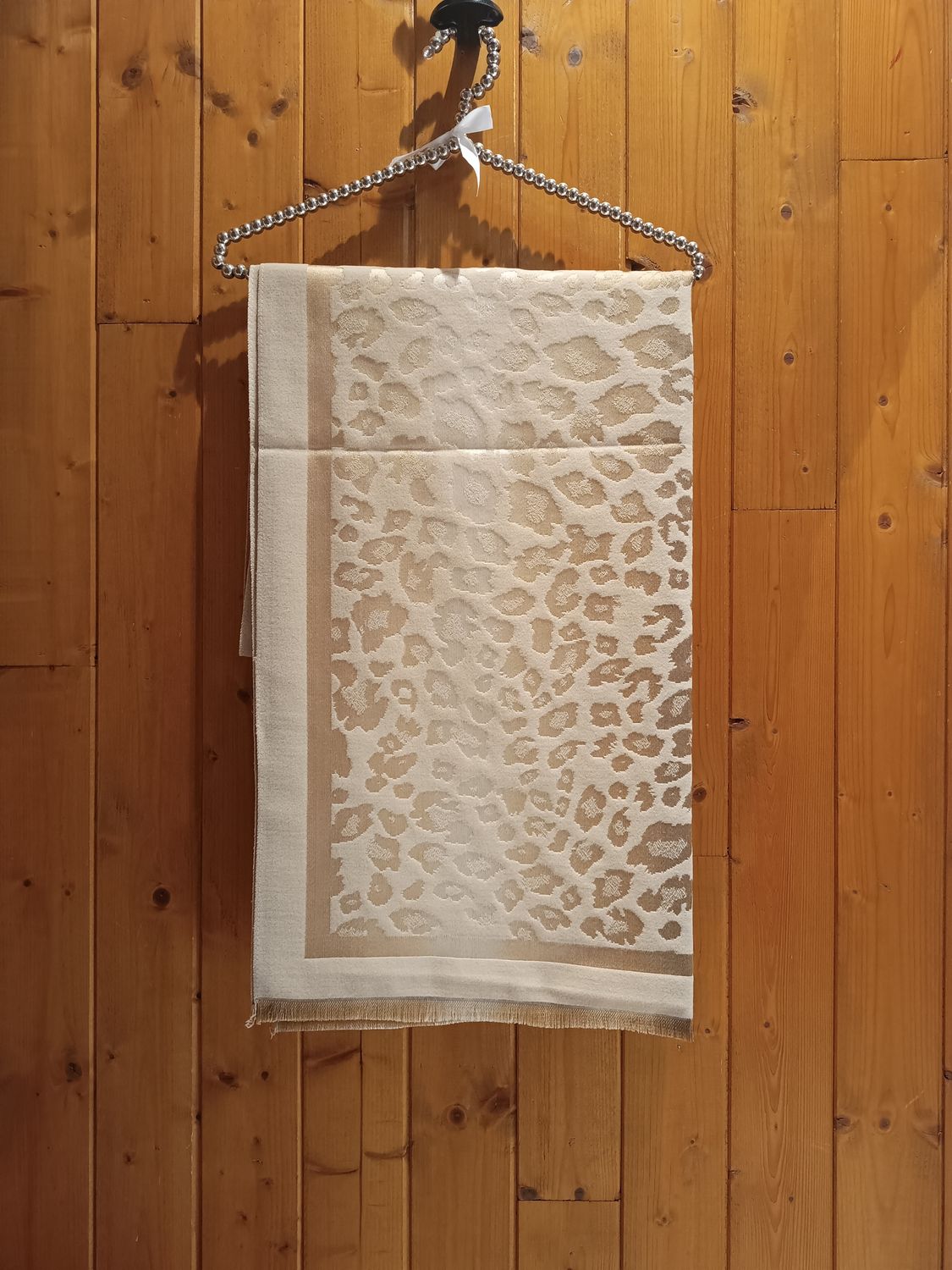 Étole fine imprimée léopard beige