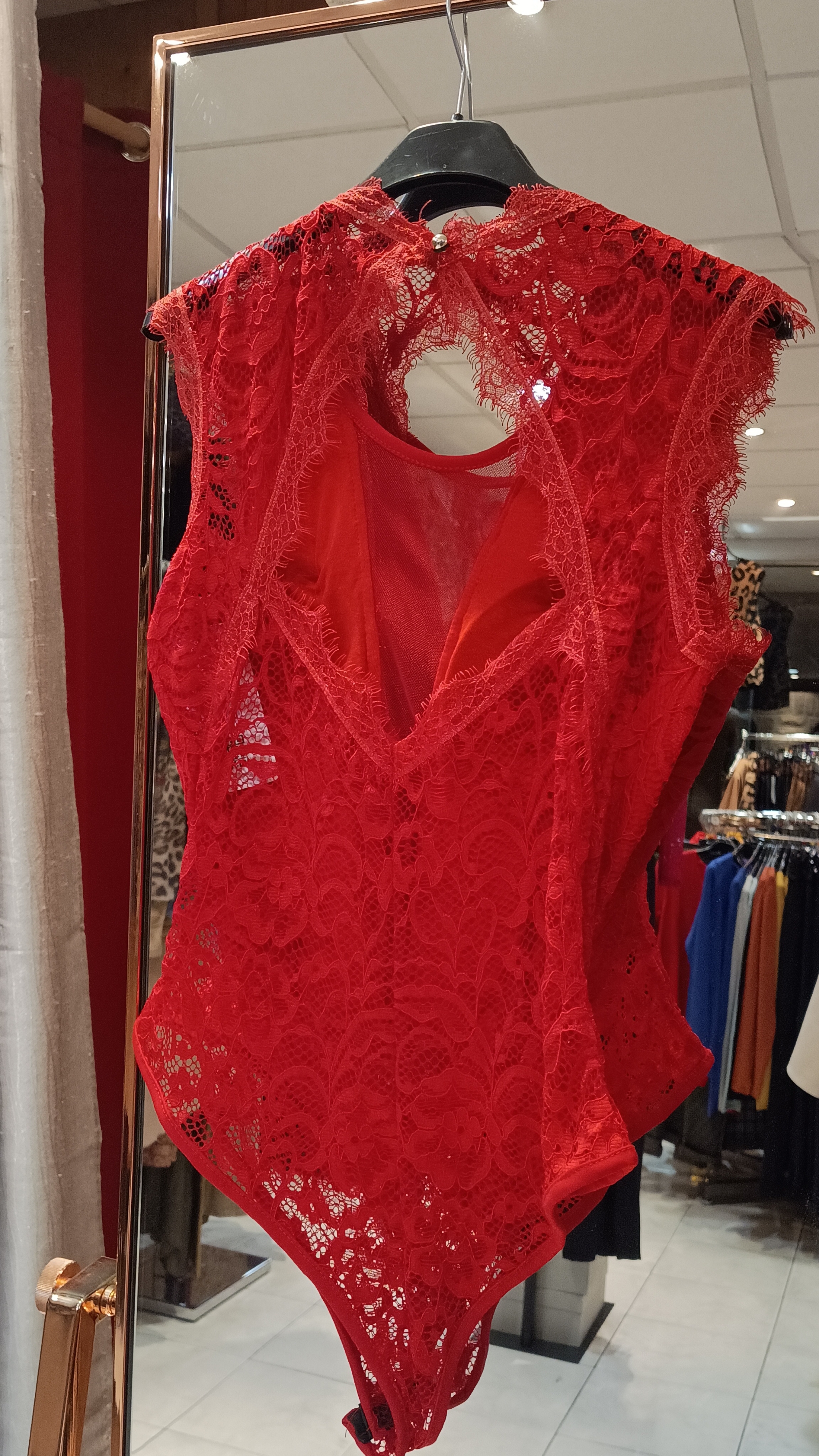 Body dentelle dos nu rouge