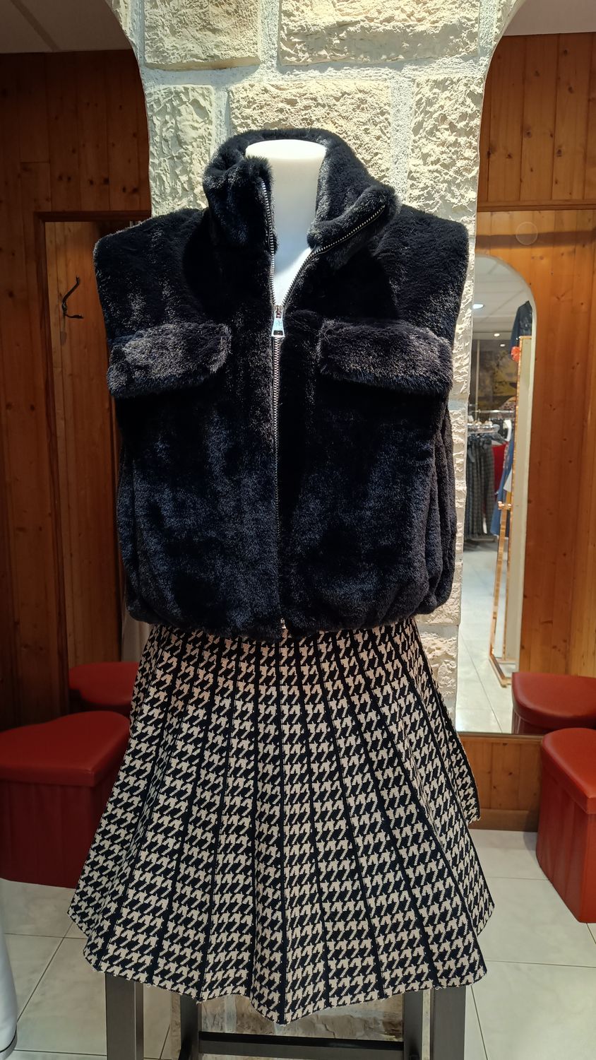 Gilet court noir zippé 
