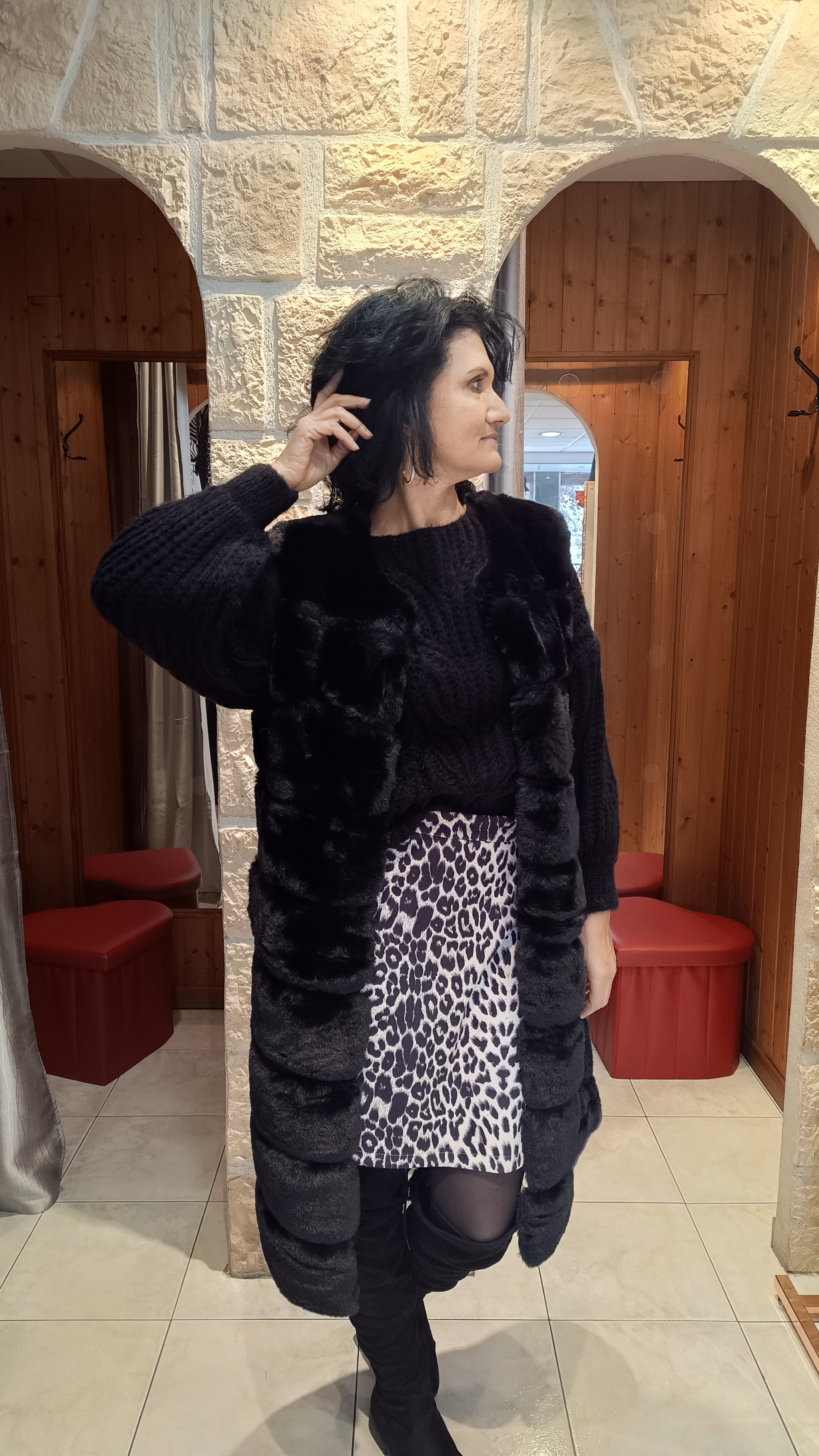 Veste maxi fourrure sans manches noir