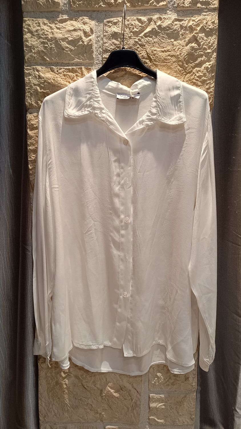 Chemise satinée blanc 