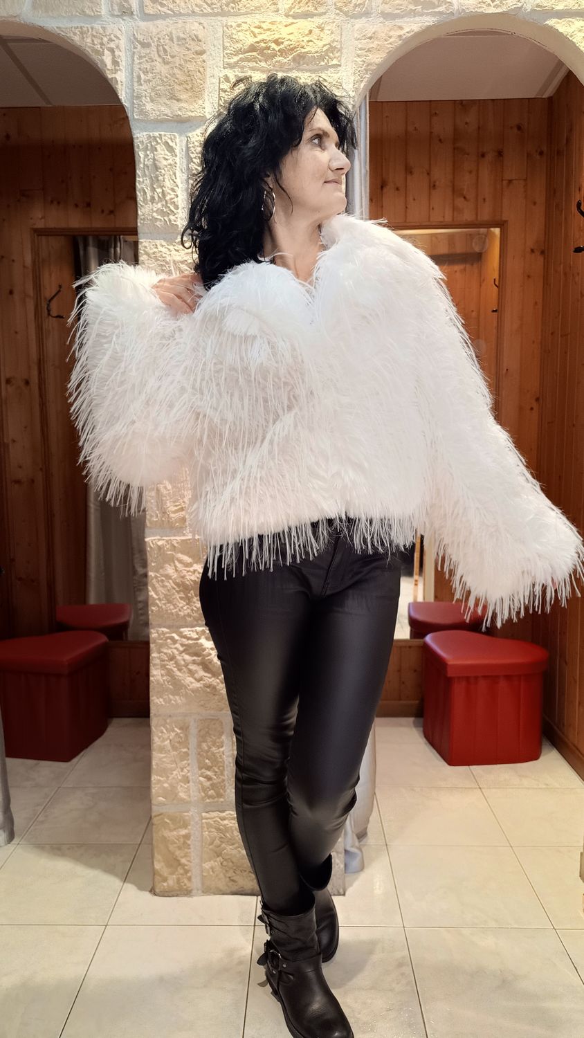 Veste fourrure poils longs blanc 