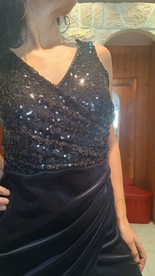 Robe fourreau noir argenté 