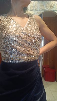 Robe fourreau or et noir