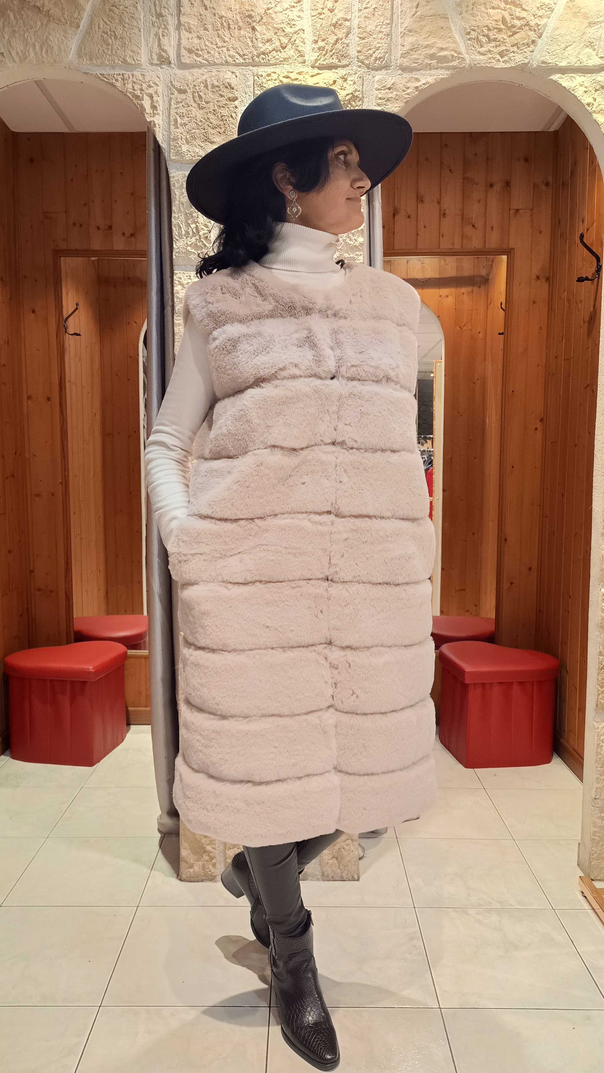 Veste maxi fourrure sans manches beige 