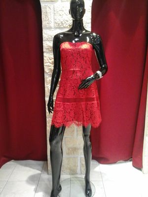 Robe dentelle rouge 