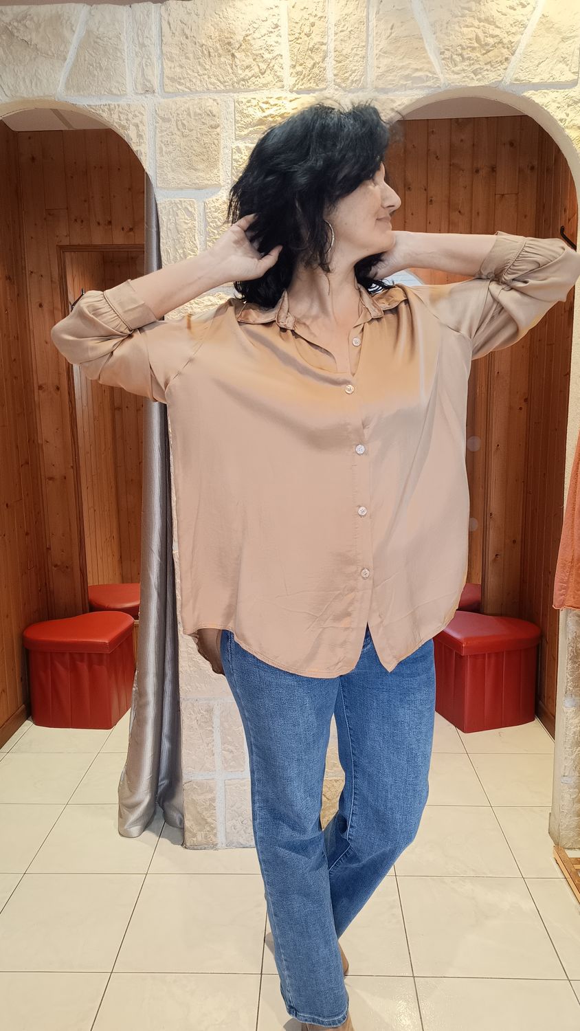 Chemise satinée camel