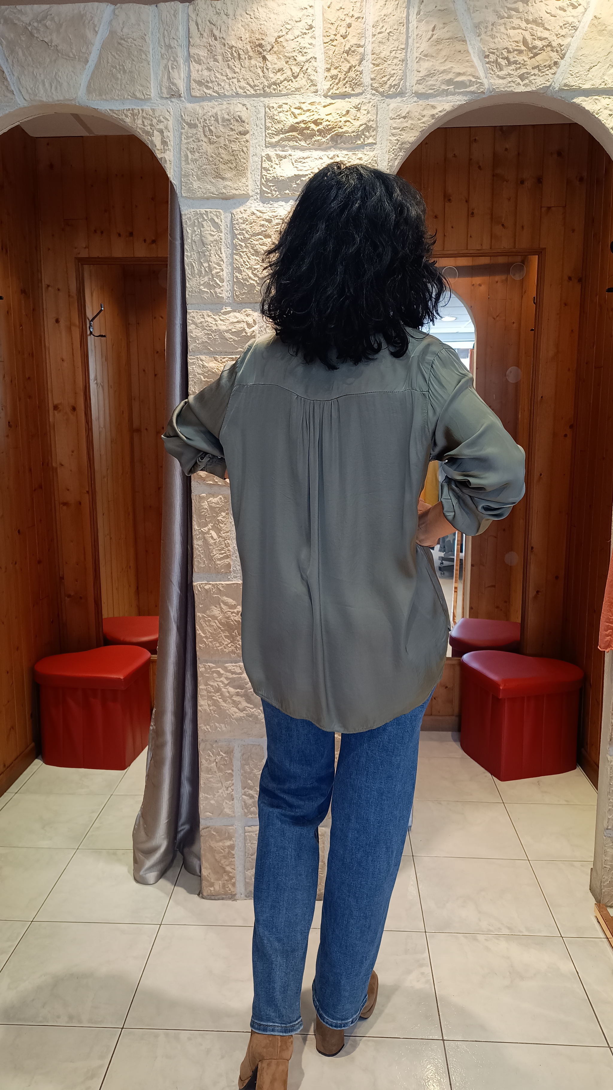 Chemise satinée kaki