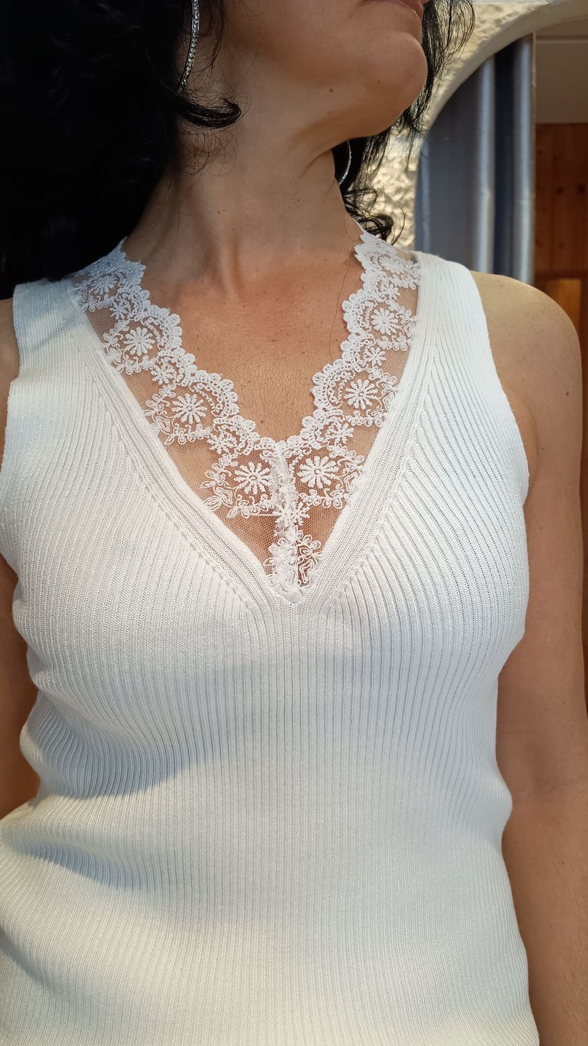 Tricot dentelle blanc 