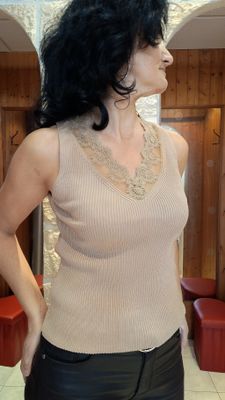 Tricot dentelle beige 