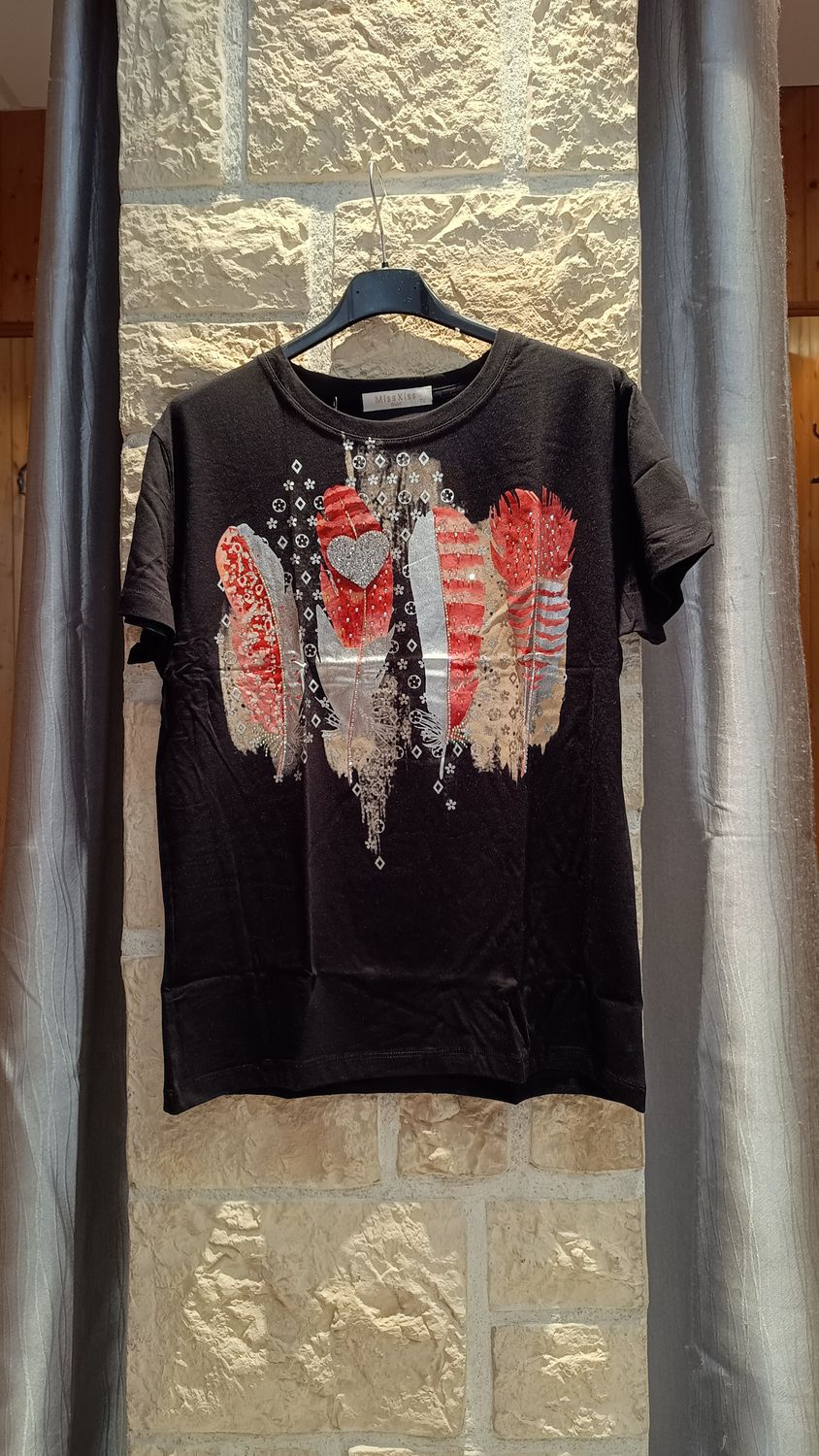 T-shirt Plumes noir rouge 