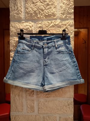 Short jean momfit