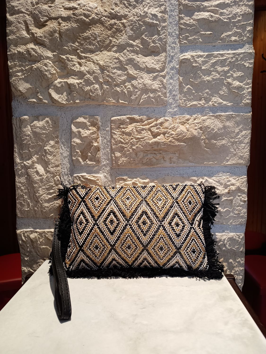 Pochette ethnique noir 