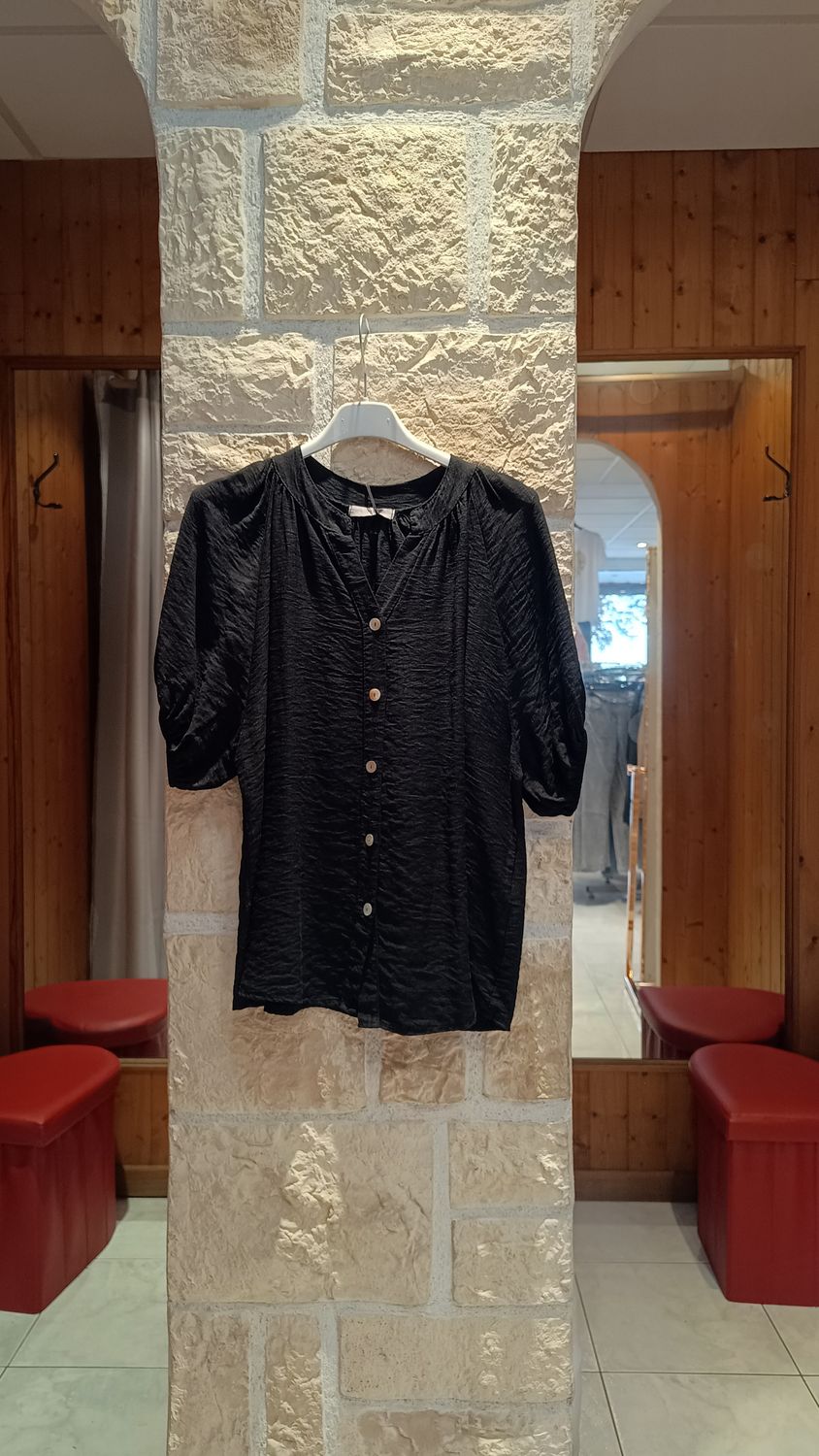 Blouse boutons noir 