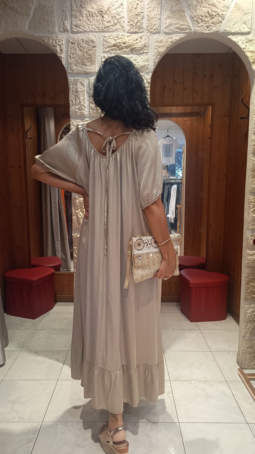 Robe longue col Bardot beige doré Robe longue col Bardot beige doré